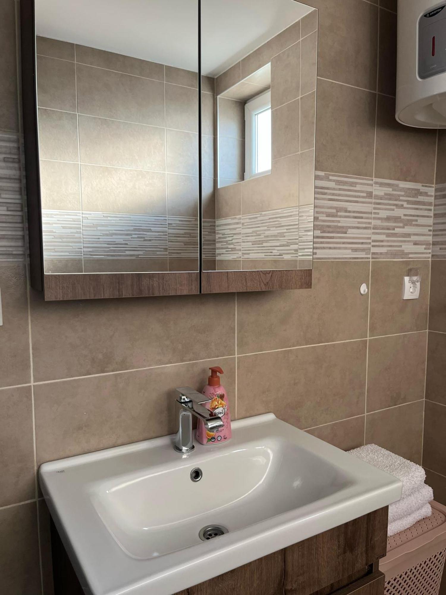 Surcin Apartment Ledine Kültér fotó